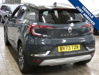Used Renault Captur 2023 for sale - 77685299: Photo