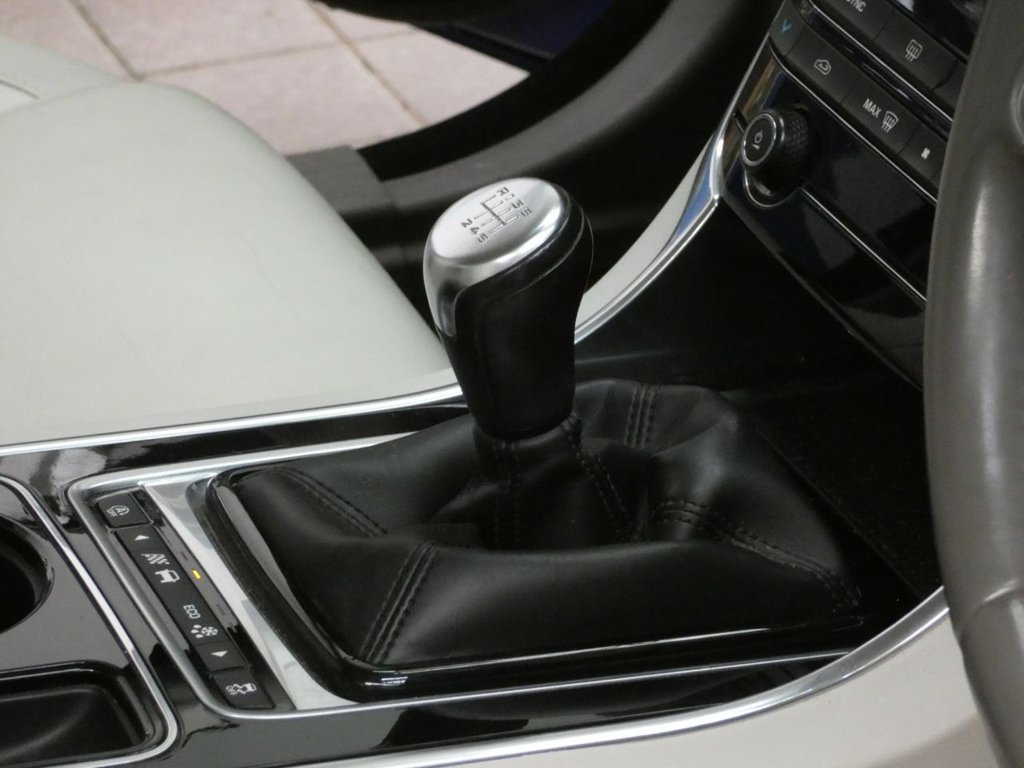 Used Jaguar XE 2017 for sale - 78219390: Photo 32