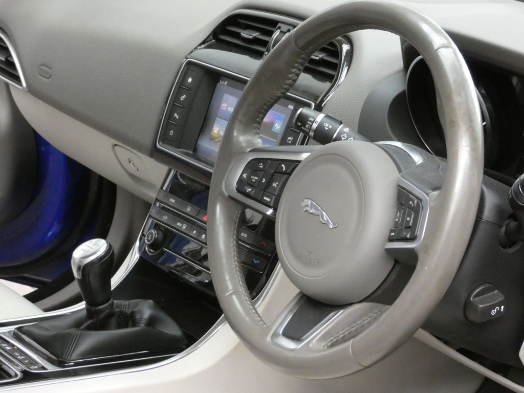 Used Jaguar XE 2017 for sale - 78219390: Photo 38