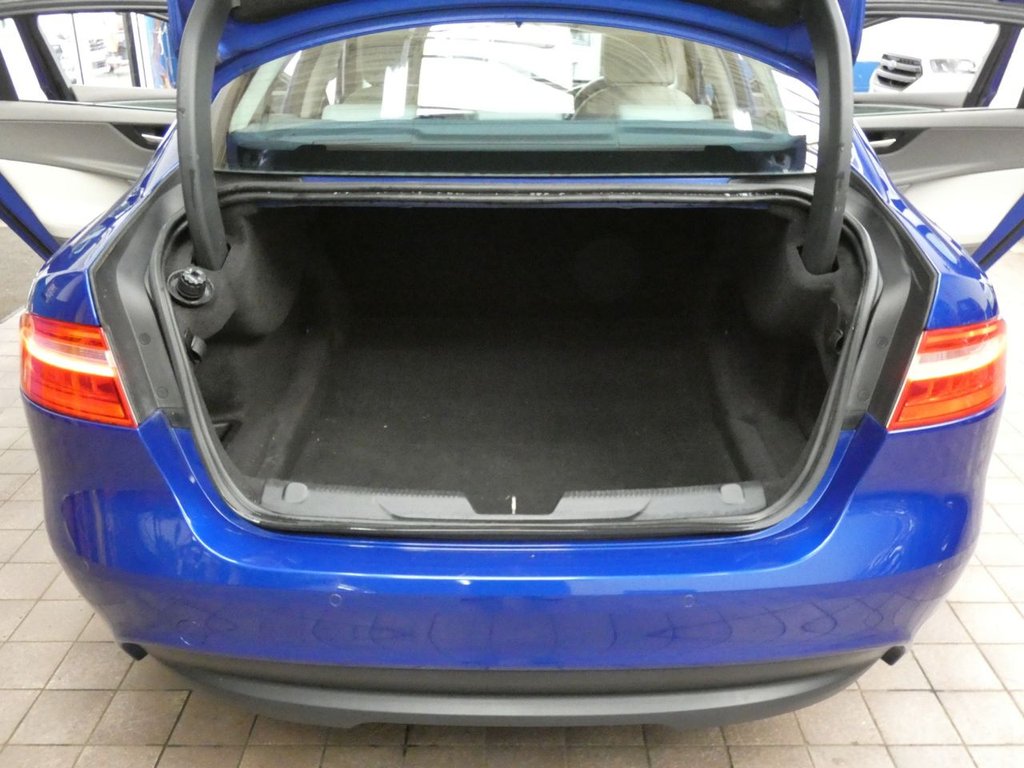 Used Jaguar XE 2017 for sale - 78219390: Photo 41