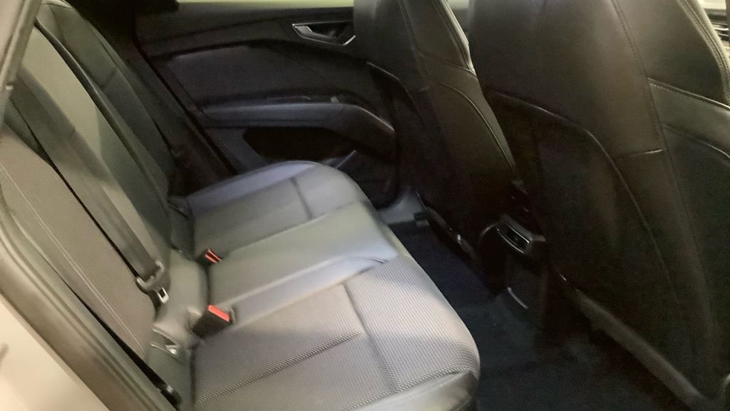Used Audi Q4 e-tron 2022 for sale - 77978943: Photo 8
