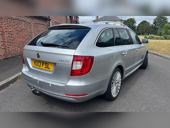 Used Skoda Superb 2013 for sale - 79018311: Photo