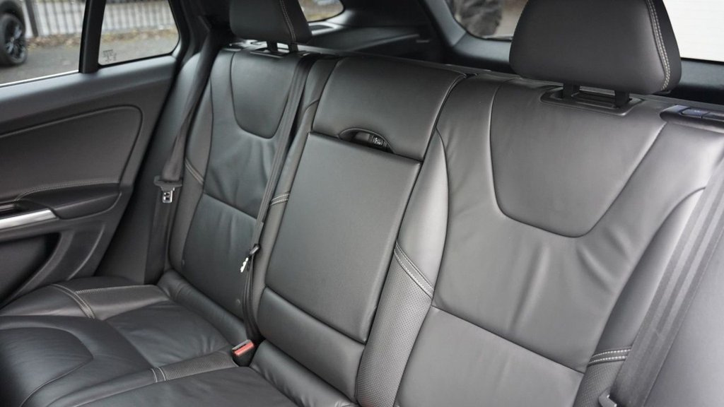 Used Volvo V60 2016 for sale - 78096387: Photo 4