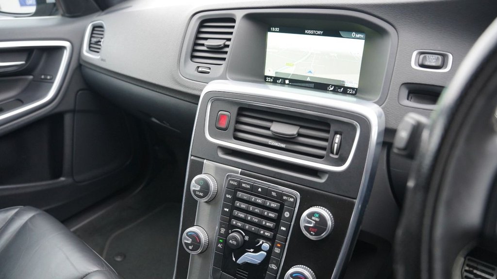 Used Volvo V60 2016 for sale - 78096387: Photo 8