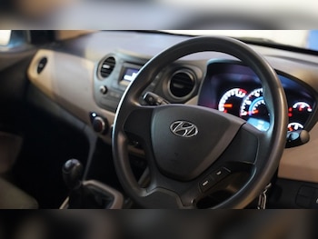 Used Hyundai i10 2015 for sale - 79323250: Photo
