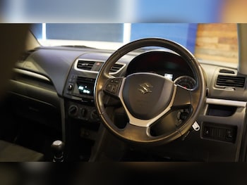 Used Suzuki Swift 2011 for sale - 79072158: Photo