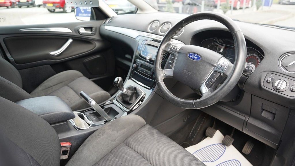 Used Ford S-Max 2013 for sale - 78096512: Photo 2