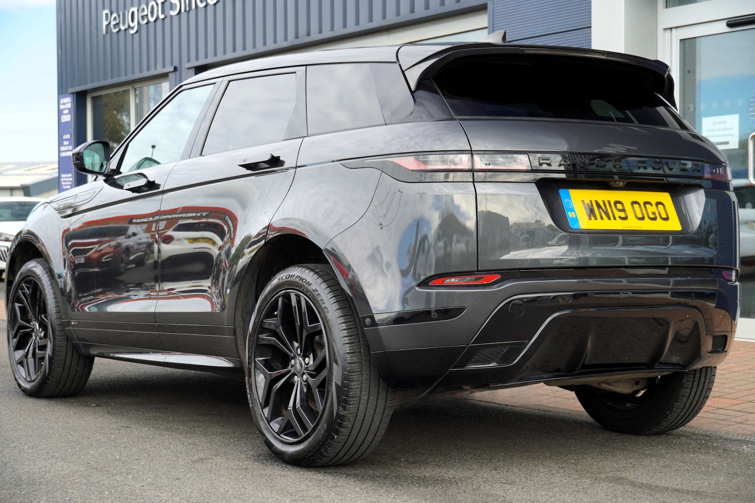 Used Land Rover Range Rover Evoque 2019 for sale - 76101657: Photo 2