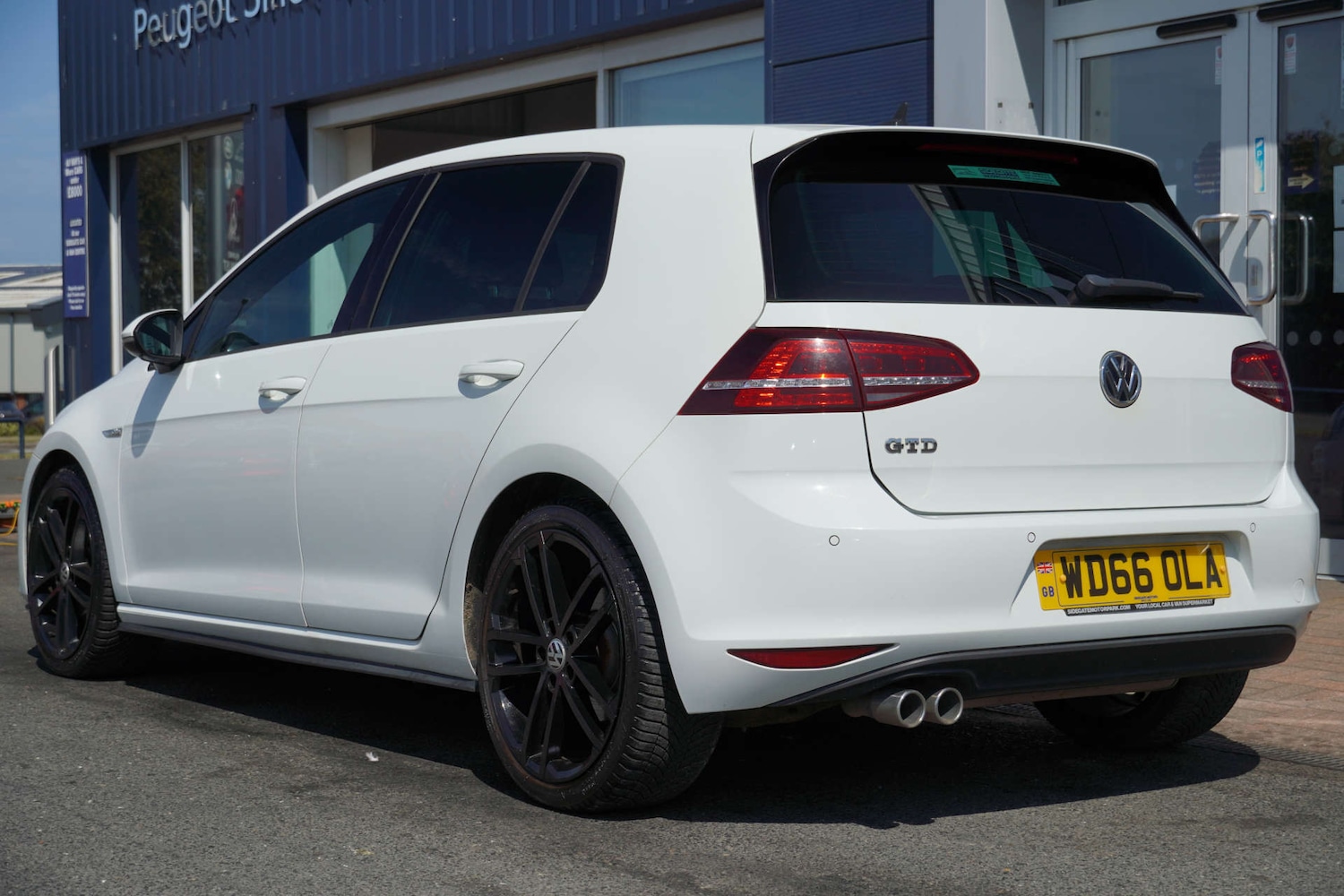 Used Volkswagen Golf 2017 for sale - 76005264: Photo 2