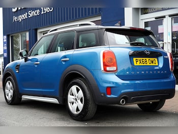 Used MINI Countryman 2018 for sale - 75406340: Photo