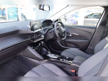 Used Peugeot E-208 2024 for sale - 75406315: Photo