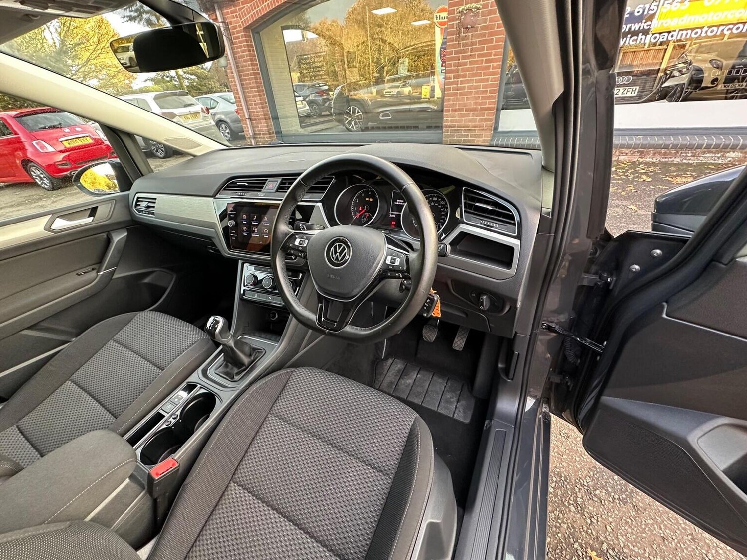 Used Volkswagen Touran 2021 for sale - 76559891: Photo 2