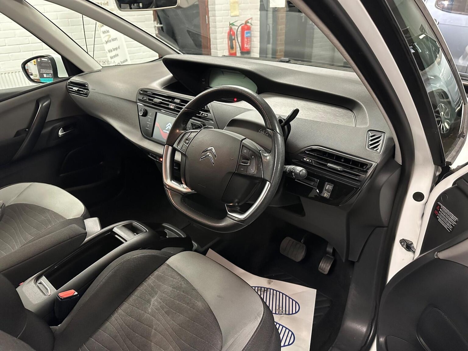 Used Citroen C4 Grand Picasso 2015 for sale - 76935327: Photo 2