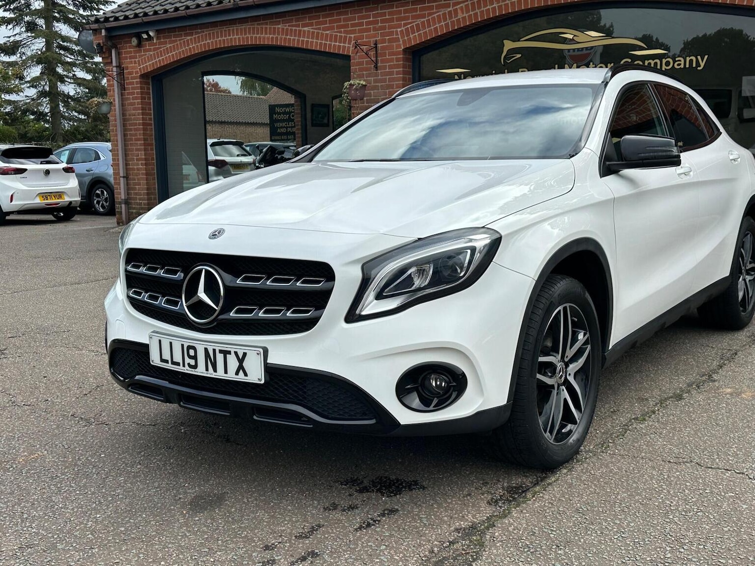 Used Mercedes-Benz GLA 2019 for sale - 76611405: Photo 11