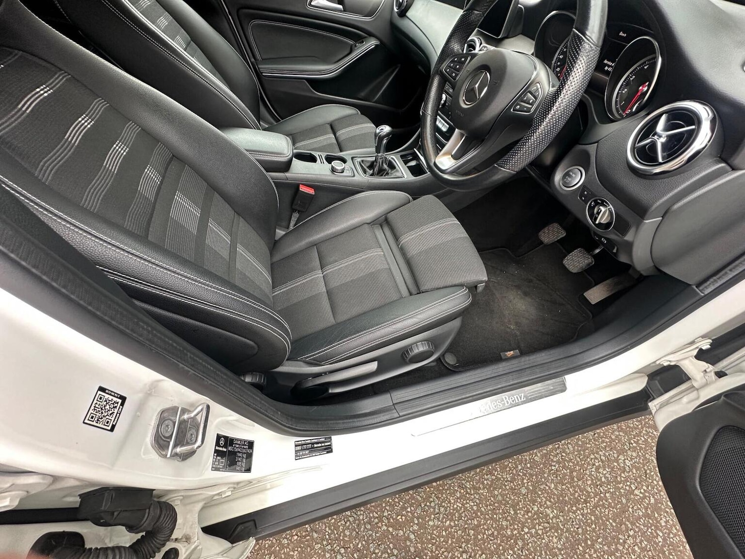 Used Mercedes-Benz GLA 2019 for sale - 76611405: Photo 2