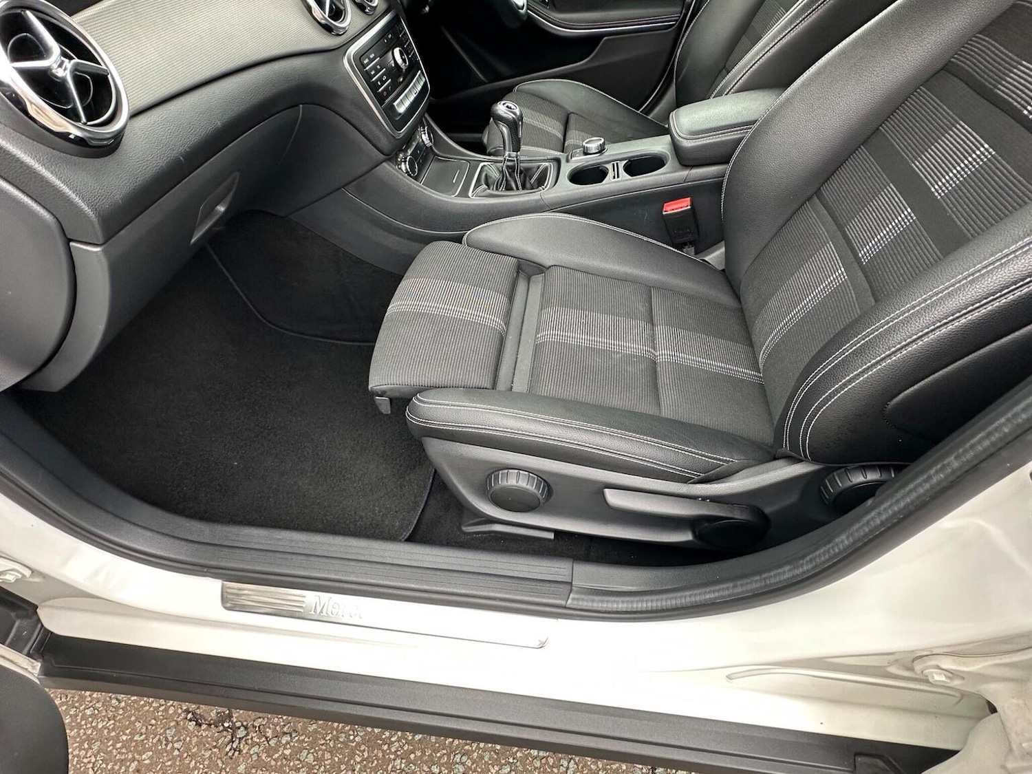 Used Mercedes-Benz GLA 2019 for sale - 76611405: Photo 24