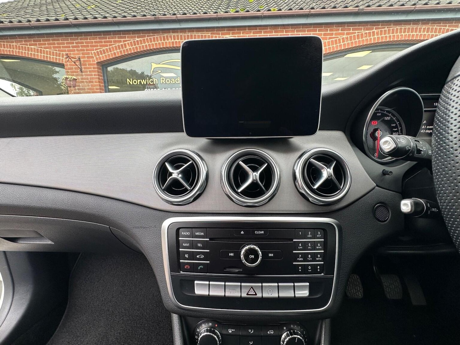 Used Mercedes-Benz GLA 2019 for sale - 76611405: Photo 30