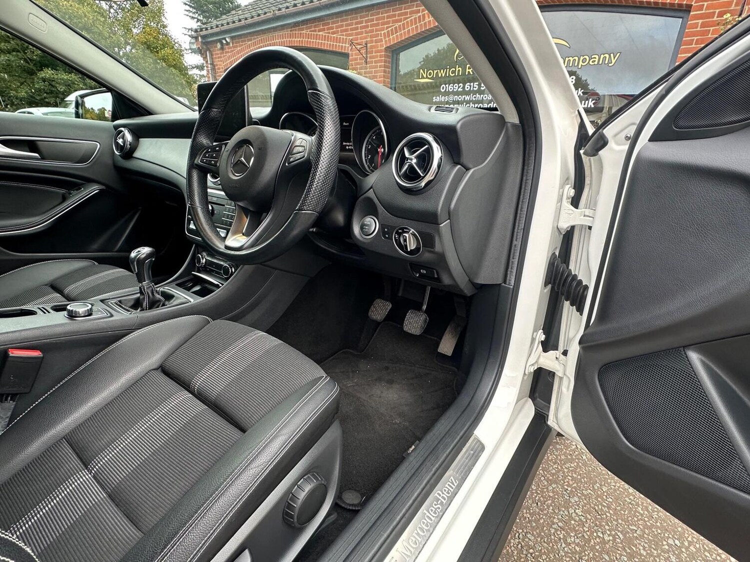 Used Mercedes-Benz GLA 2019 for sale - 76611405: Photo 34