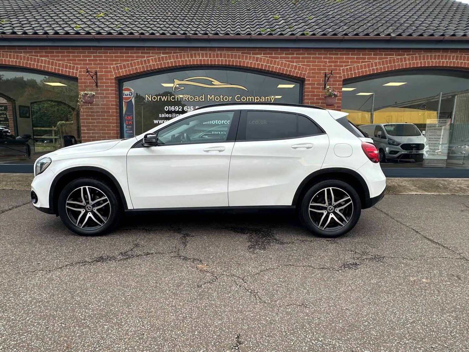 Used Mercedes-Benz GLA 2019 for sale - 76611405: Photo 4