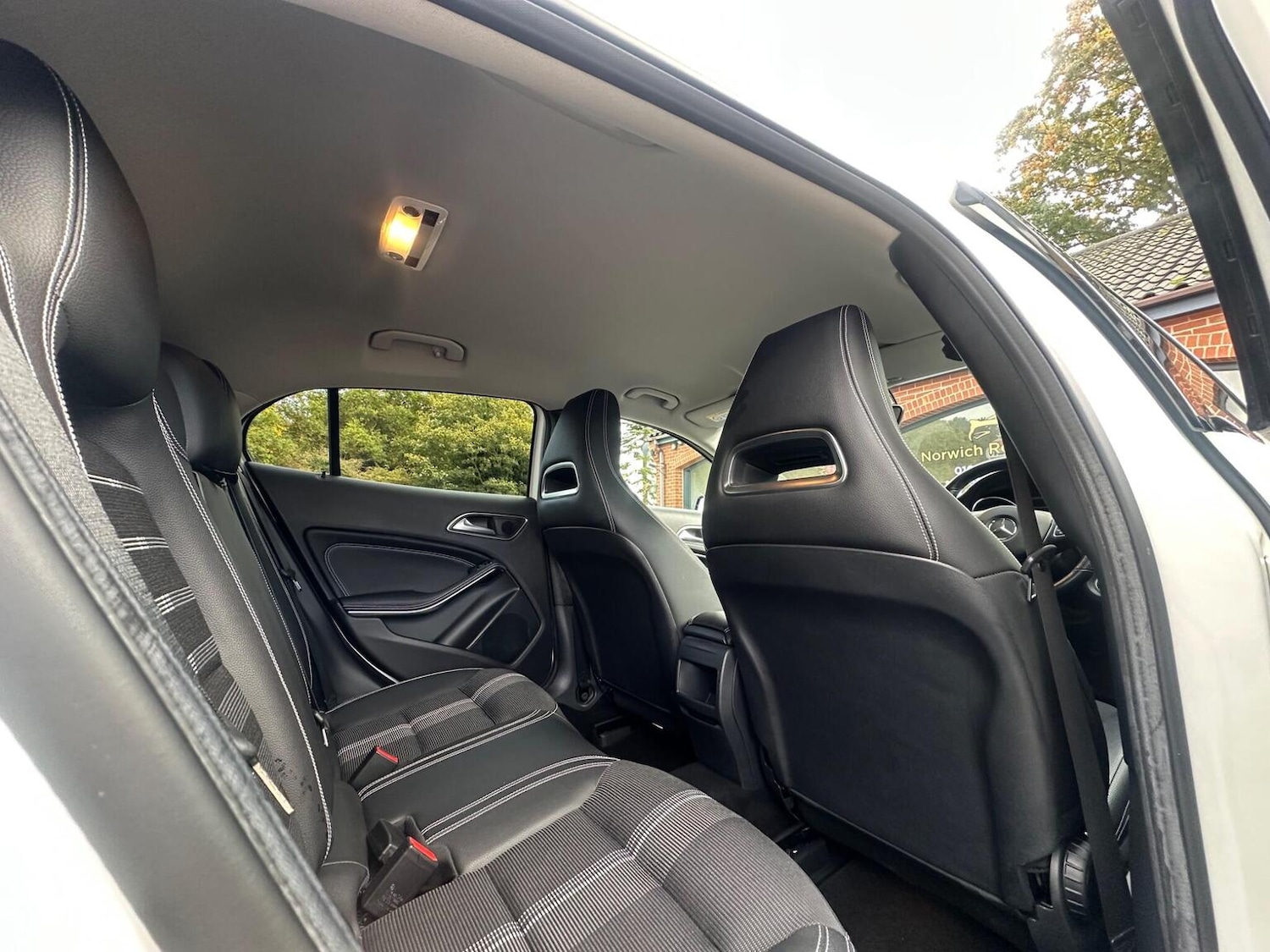 Used Mercedes-Benz GLA 2019 for sale - 76611405: Photo 51