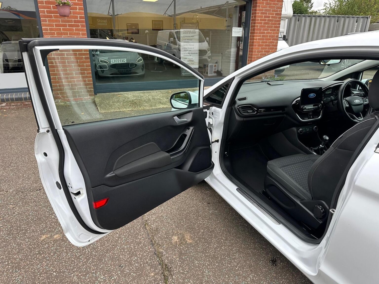 Used Ford Fiesta 2017 for sale - 76510801: Photo 17