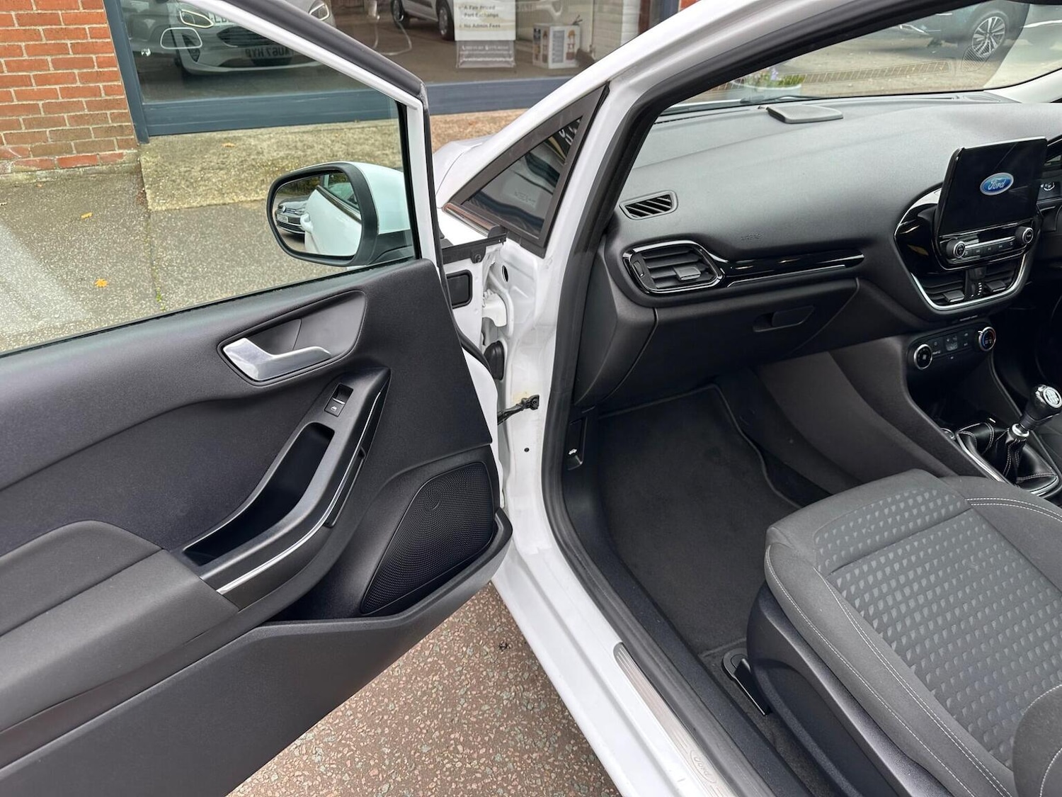 Used Ford Fiesta 2017 for sale - 76510801: Photo 18