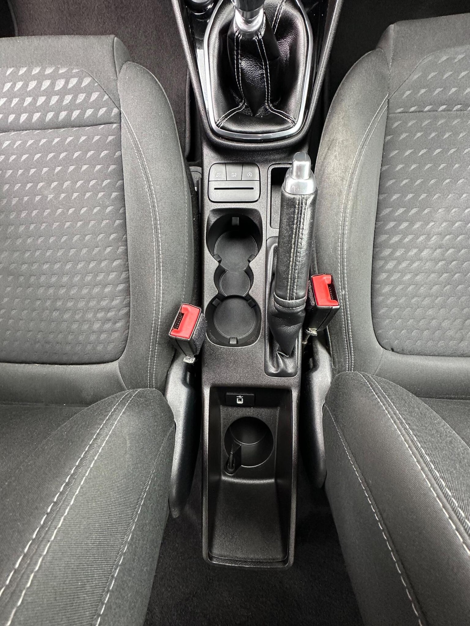 Used Ford Fiesta 2017 for sale - 76510801: Photo 24