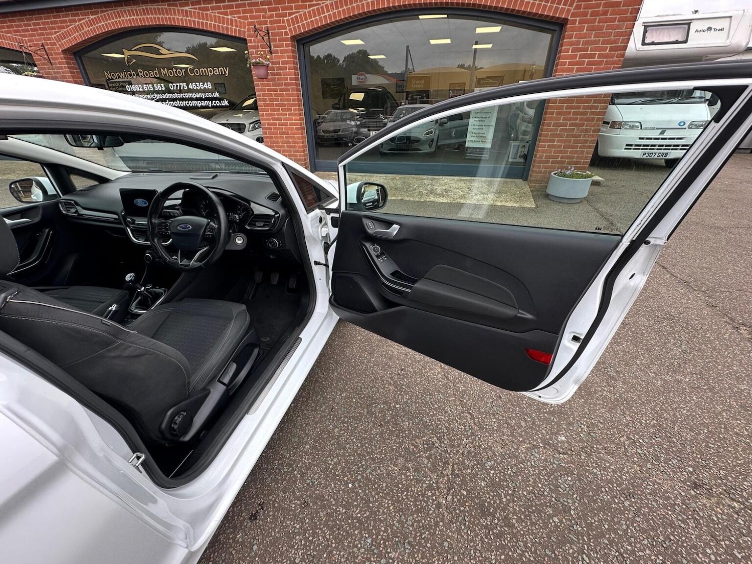 Used Ford Fiesta 2017 for sale - 76510801: Photo 28