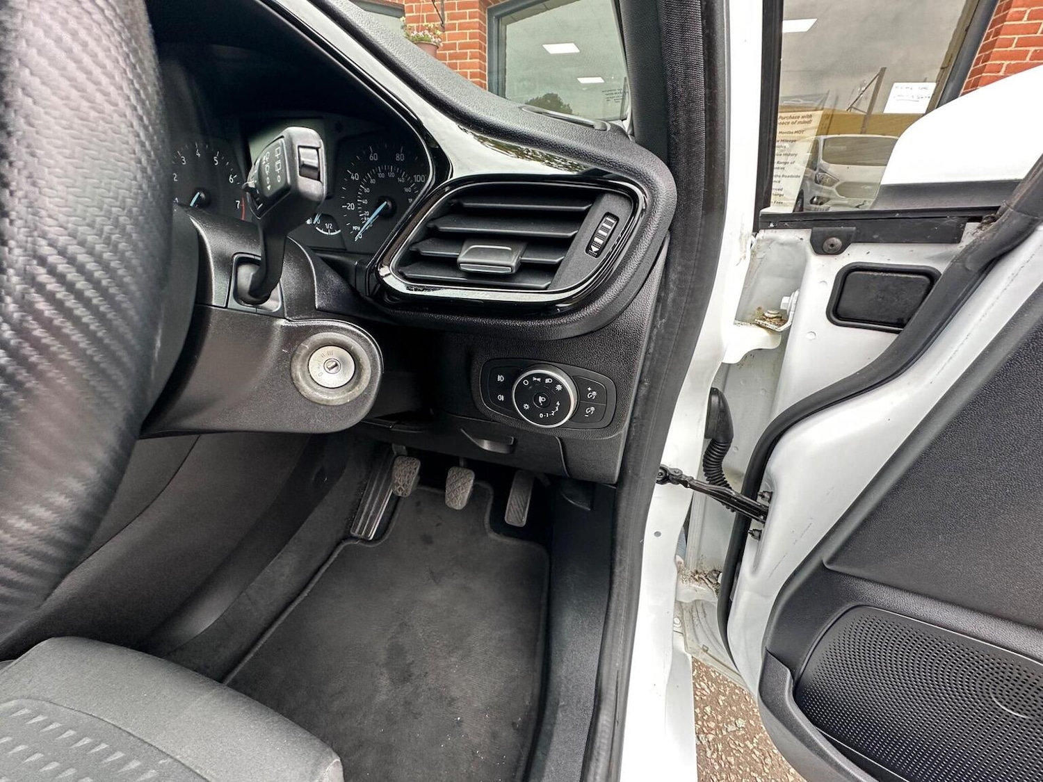 Used Ford Fiesta 2017 for sale - 76510801: Photo 30