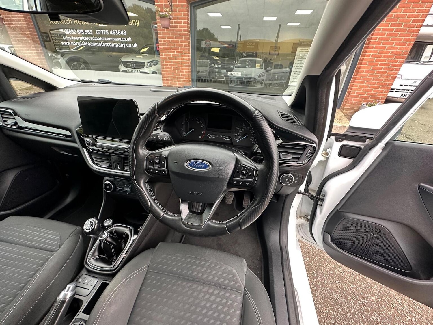 Used Ford Fiesta 2017 for sale - 76510801: Photo 31