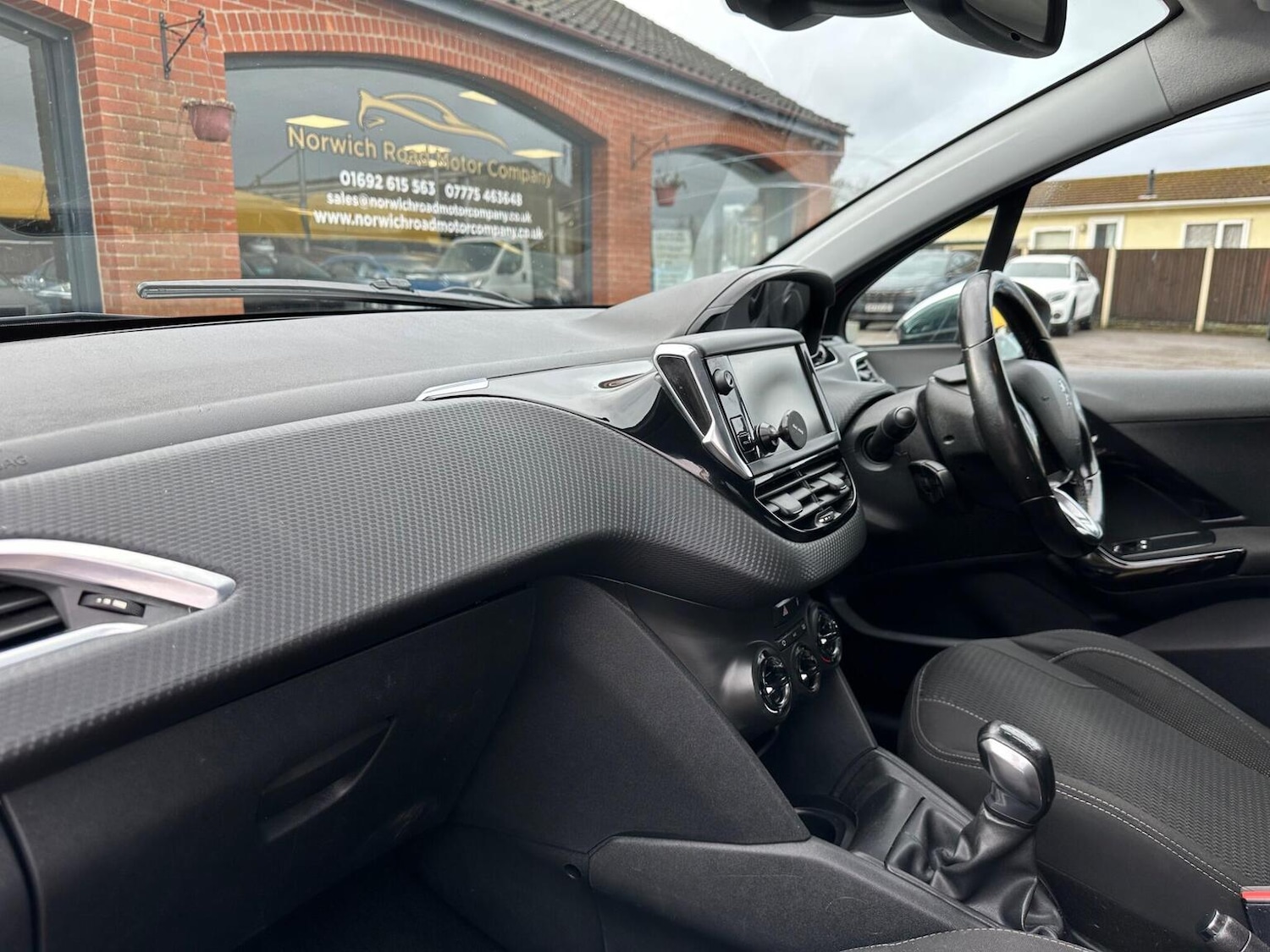 Used Peugeot 208 2015 for sale - 77478151: Photo 20