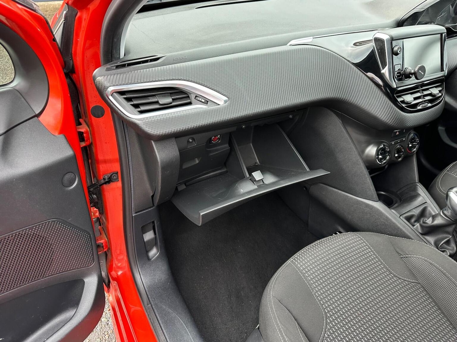 Used Peugeot 208 2015 for sale - 77478151: Photo 21