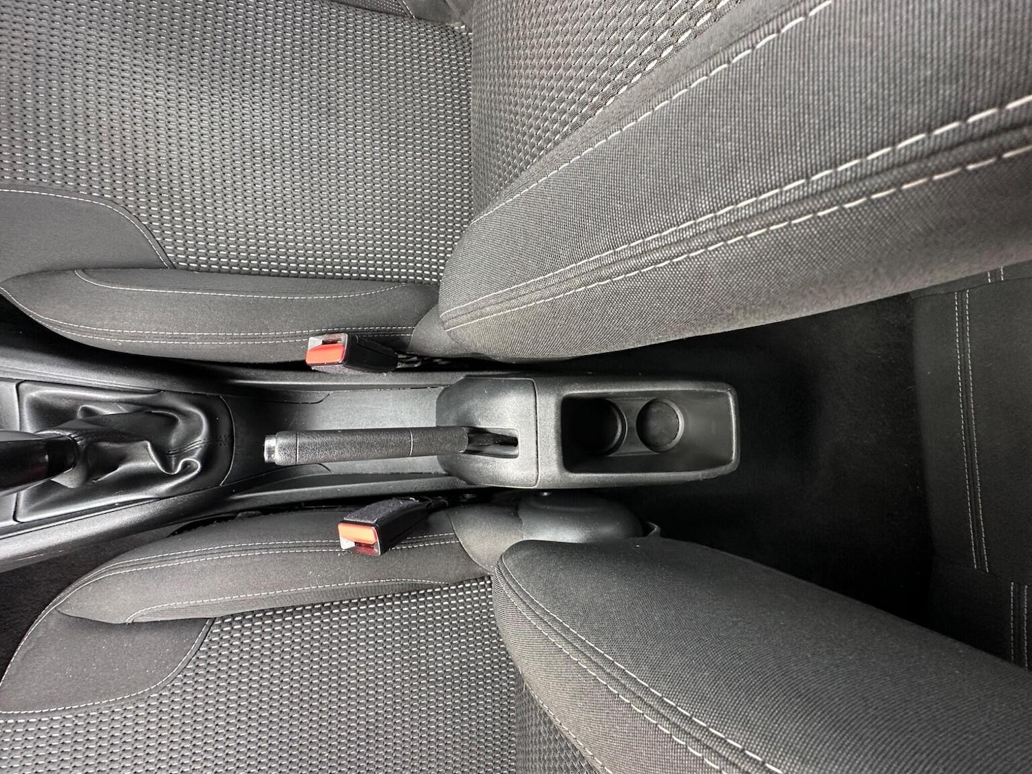 Used Peugeot 208 2015 for sale - 77478151: Photo 24