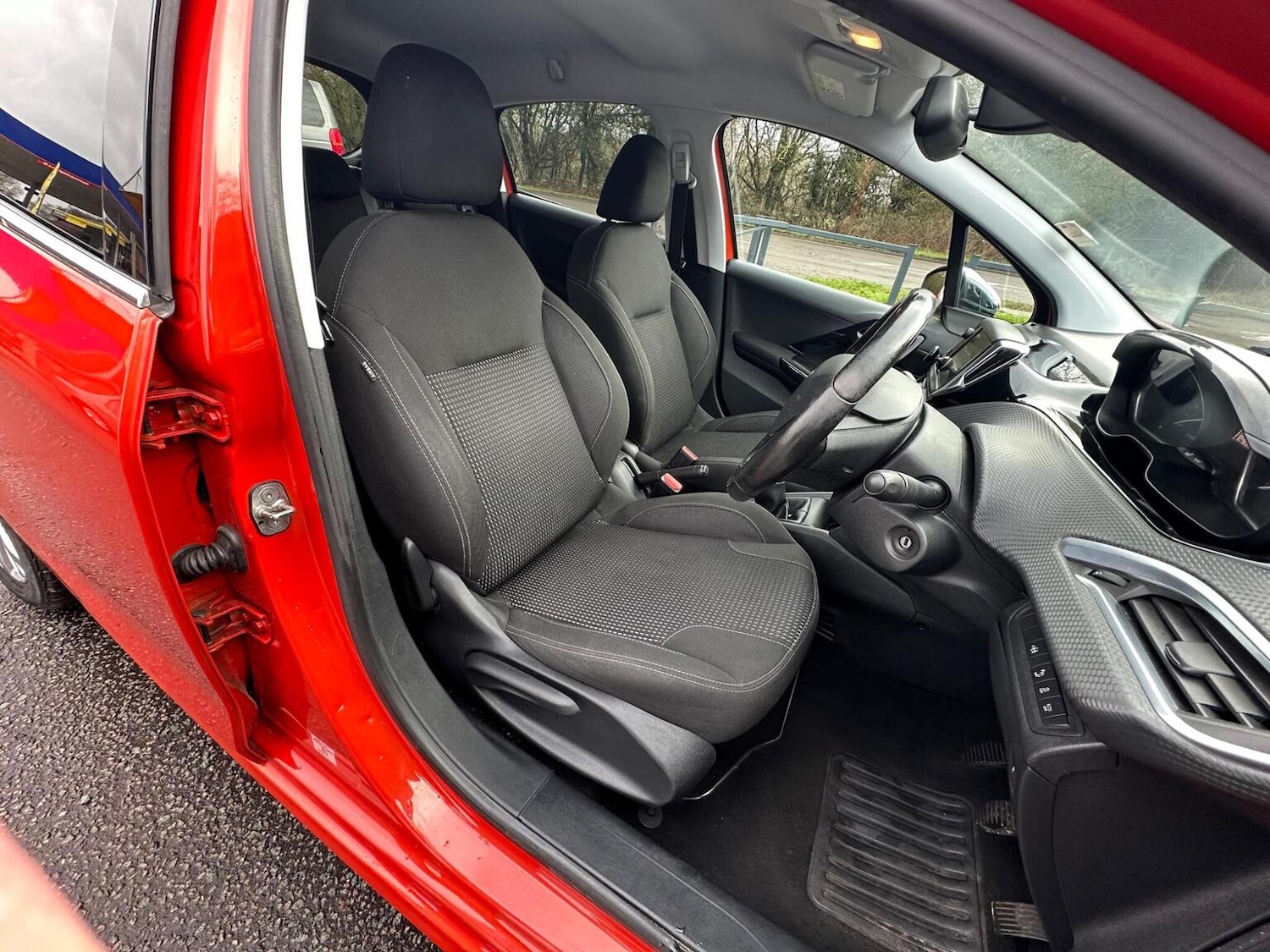 Used Peugeot 208 2015 for sale - 77478151: Photo 30