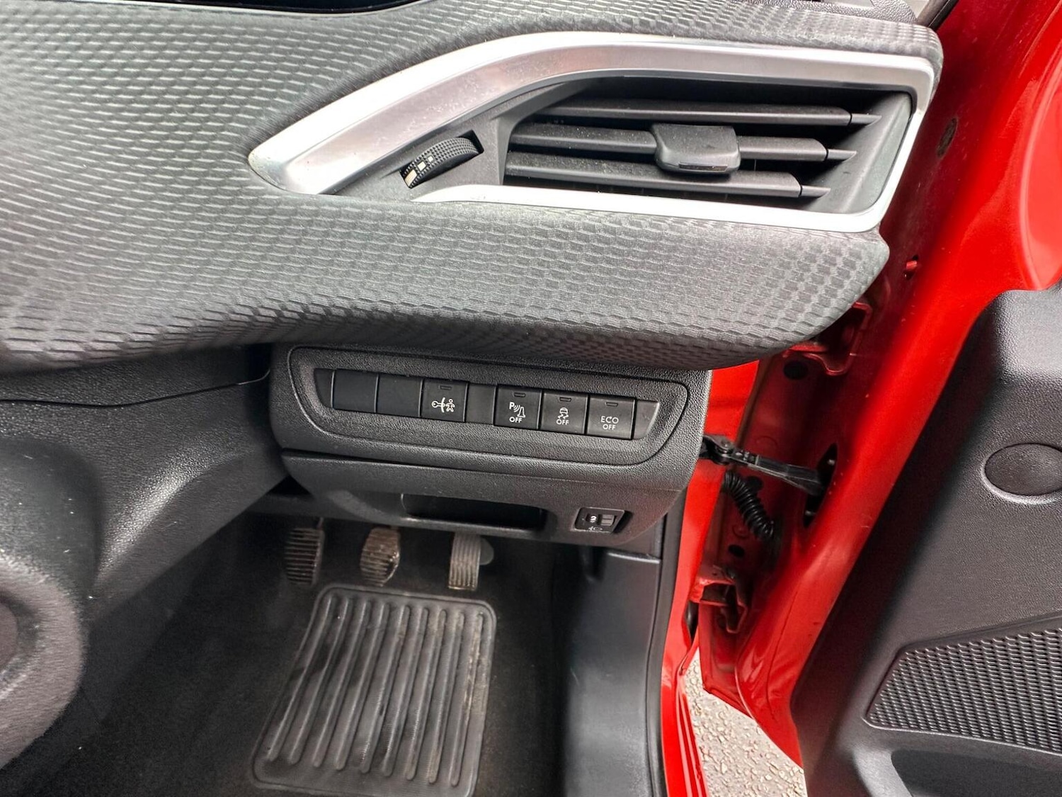 Used Peugeot 208 2015 for sale - 77478151: Photo 32