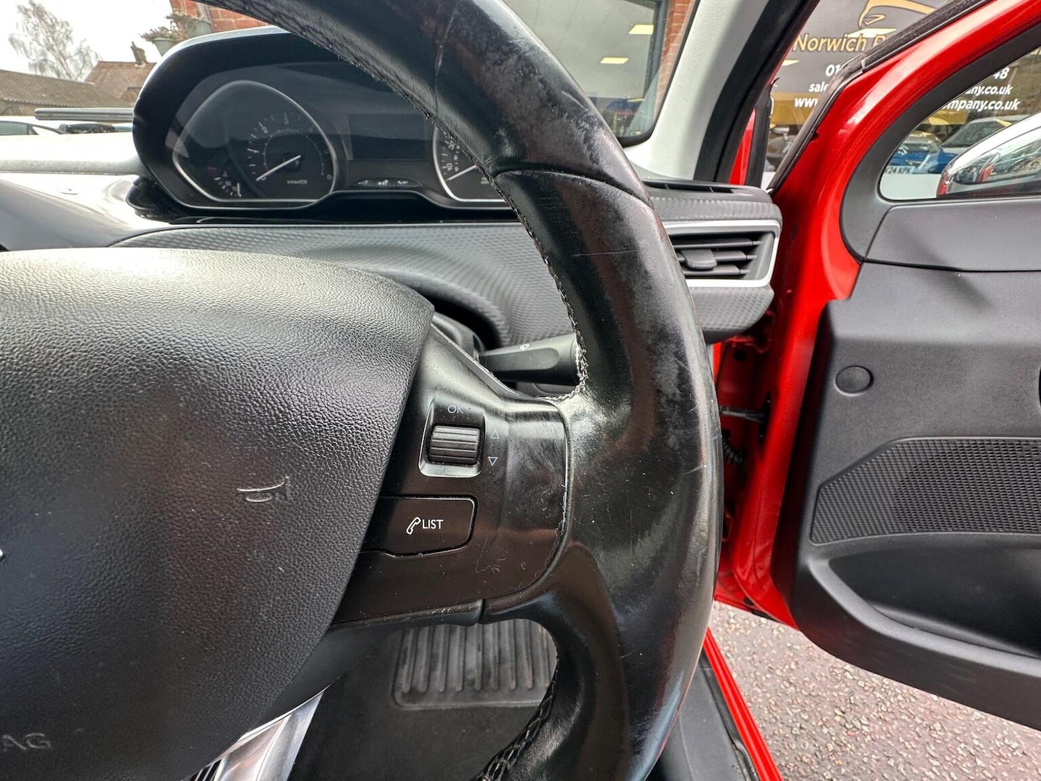 Used Peugeot 208 2015 for sale - 77478151: Photo 34