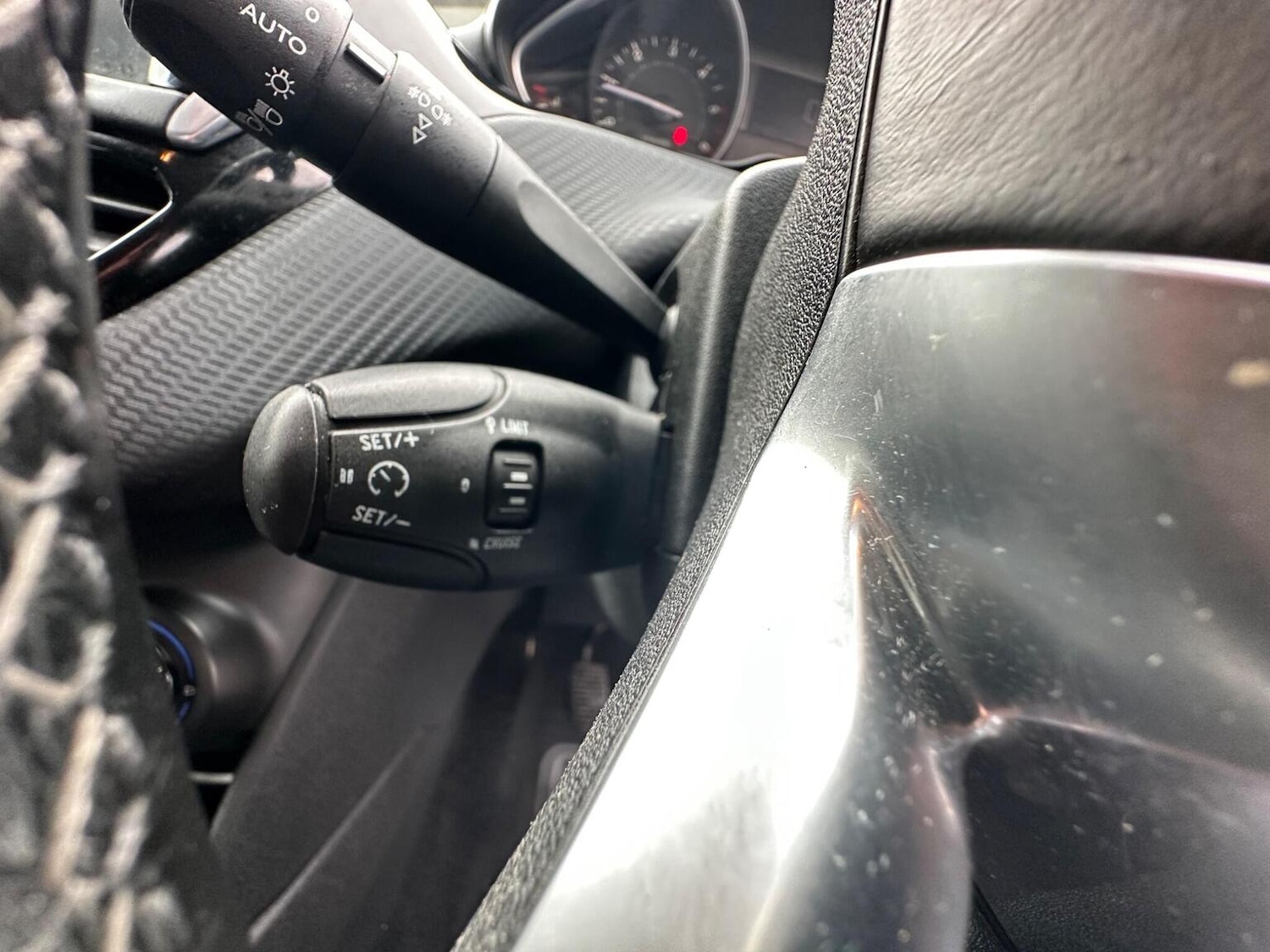 Used Peugeot 208 2015 for sale - 77478151: Photo 36