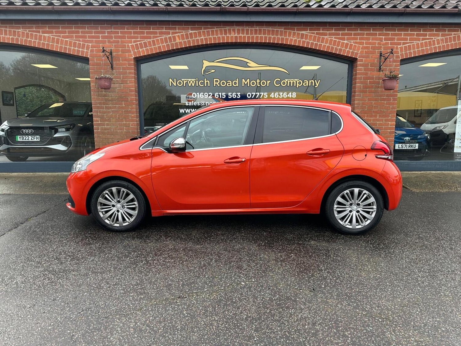 Used Peugeot 208 2015 for sale - 77478151: Photo 4