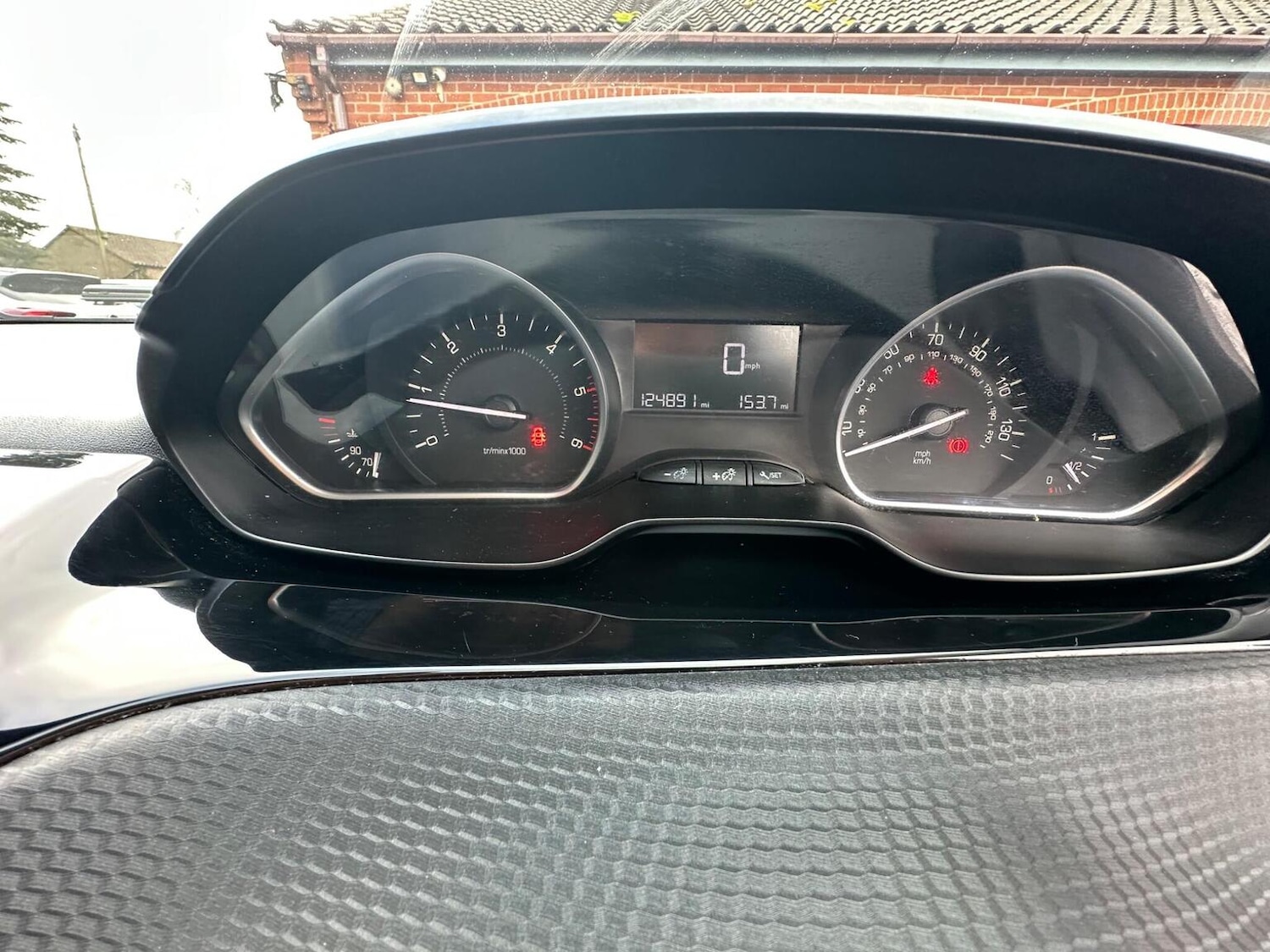 Used Peugeot 208 2015 for sale - 77478151: Photo 43