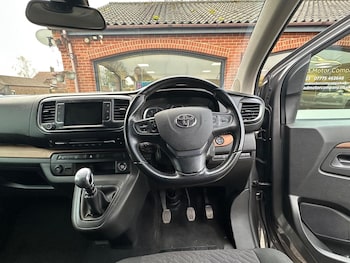 Used Toyota PROACE CITY Verso 2019 for sale - 78698415: Photo