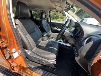 Used Nissan Navara 2018 for sale - 79168012: Photo