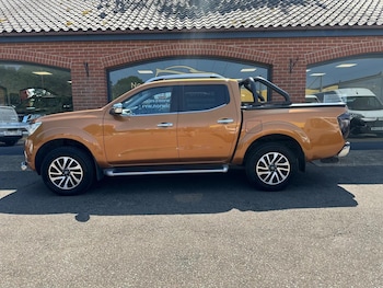 Used Nissan Navara 2018 for sale - 79168012: Photo