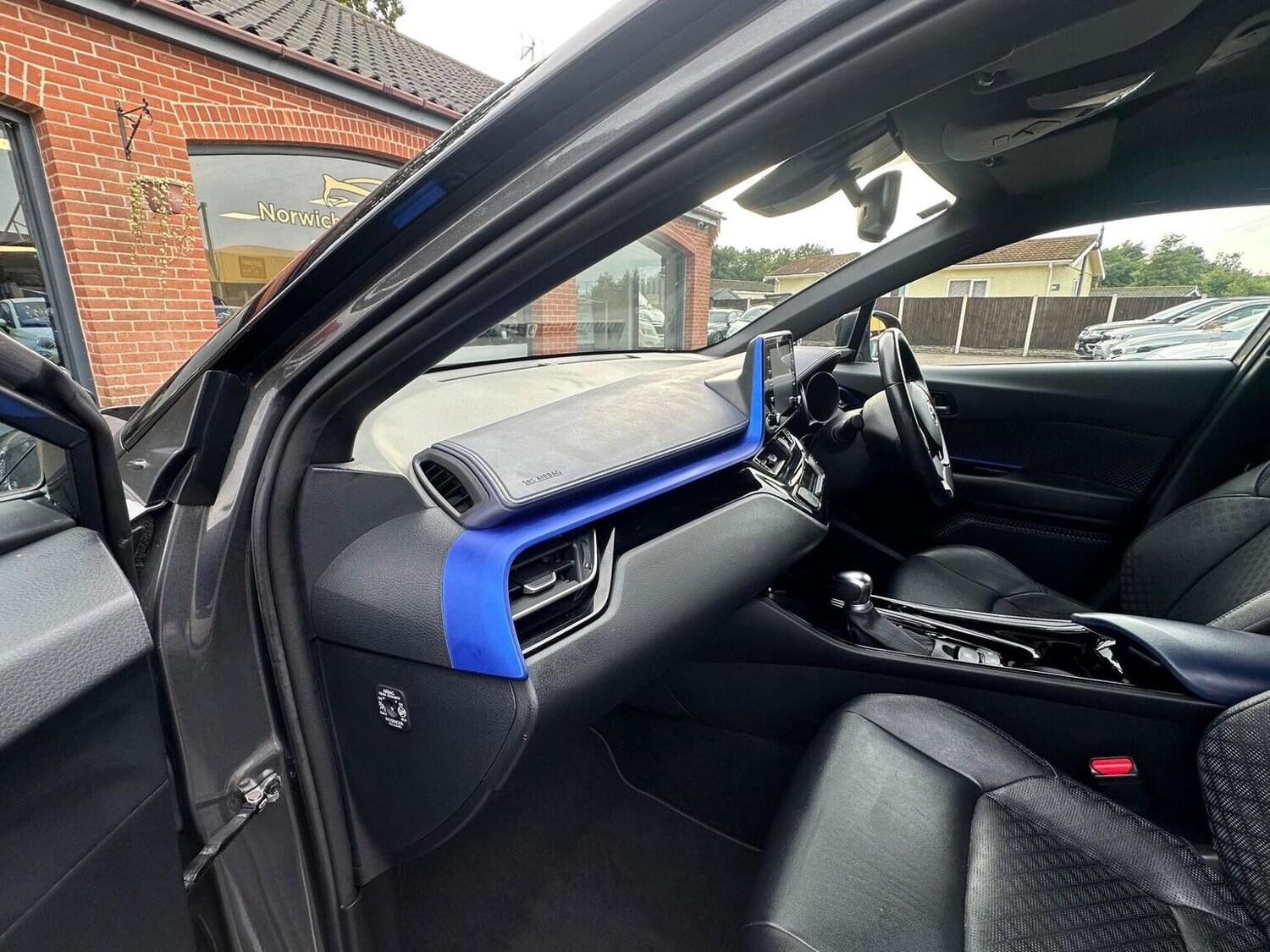 Used Toyota C-HR 2020 for sale - 76794185: Photo 23