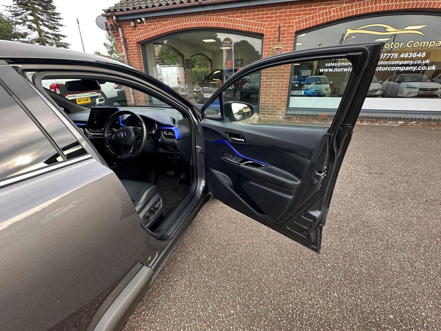 Used Toyota C-HR 2020 for sale - 76794185: Photo 29