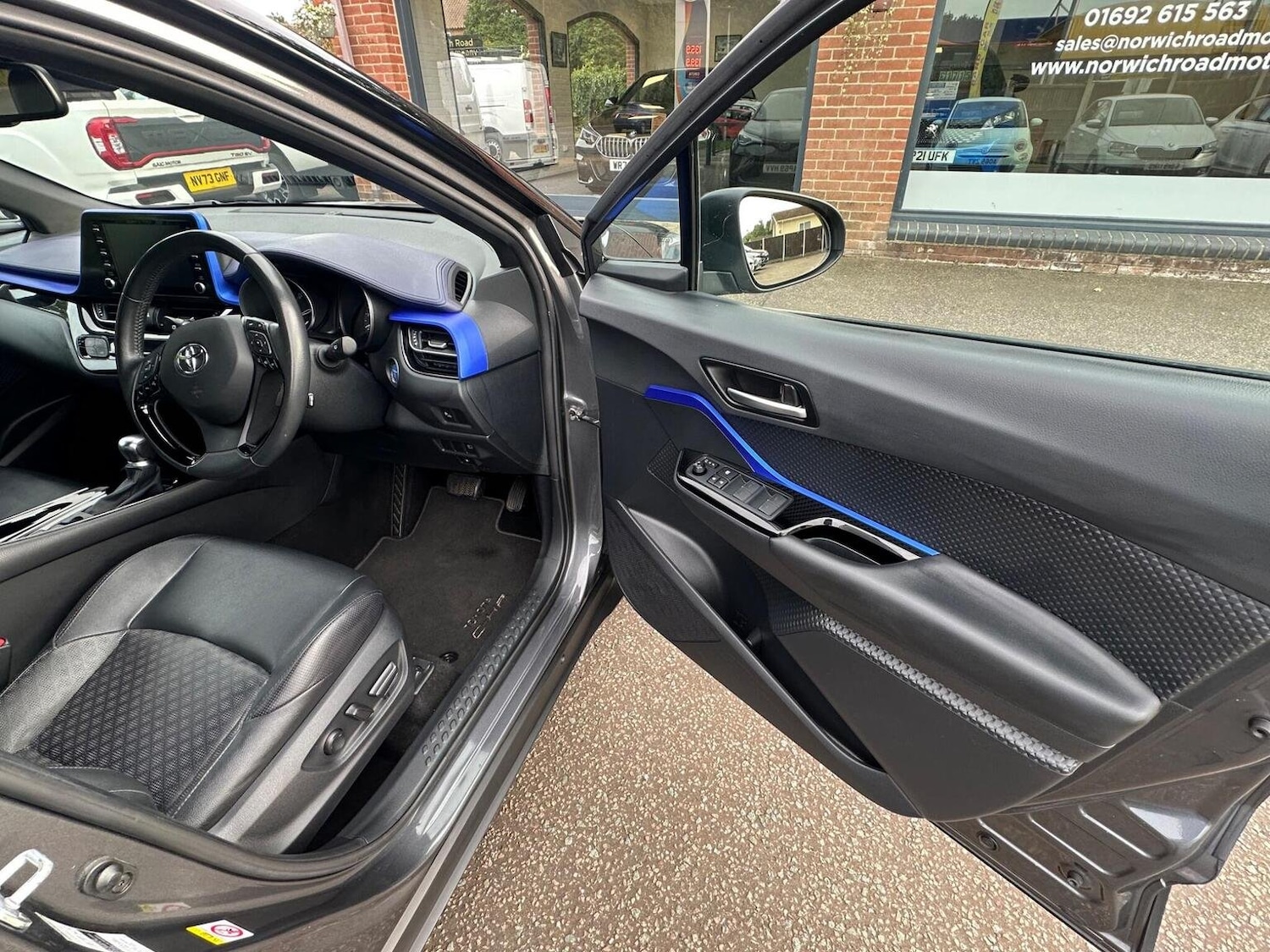 Used Toyota C-HR 2020 for sale - 76794185: Photo 30