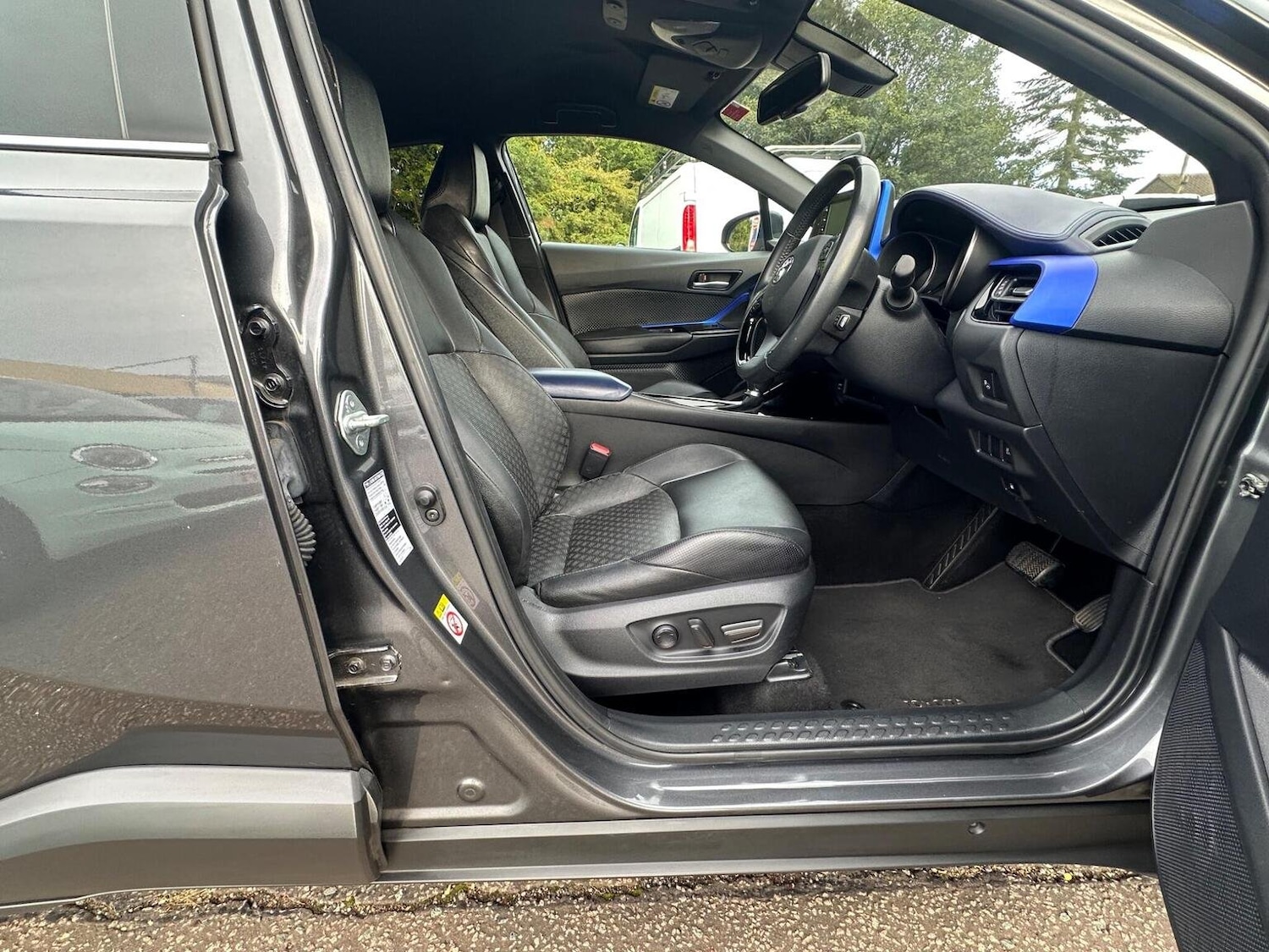 Used Toyota C-HR 2020 for sale - 76794185: Photo 31