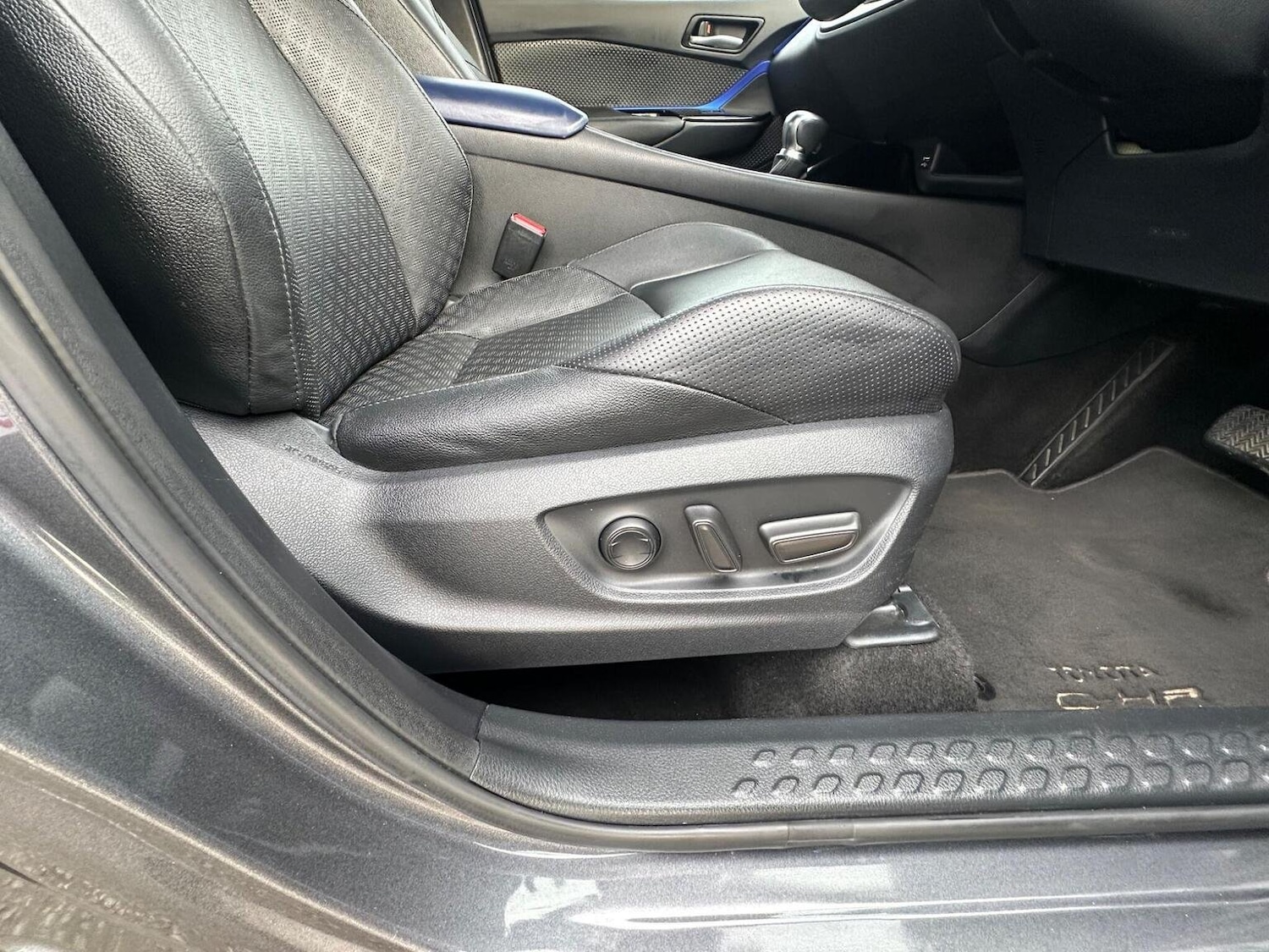 Used Toyota C-HR 2020 for sale - 76794185: Photo 32