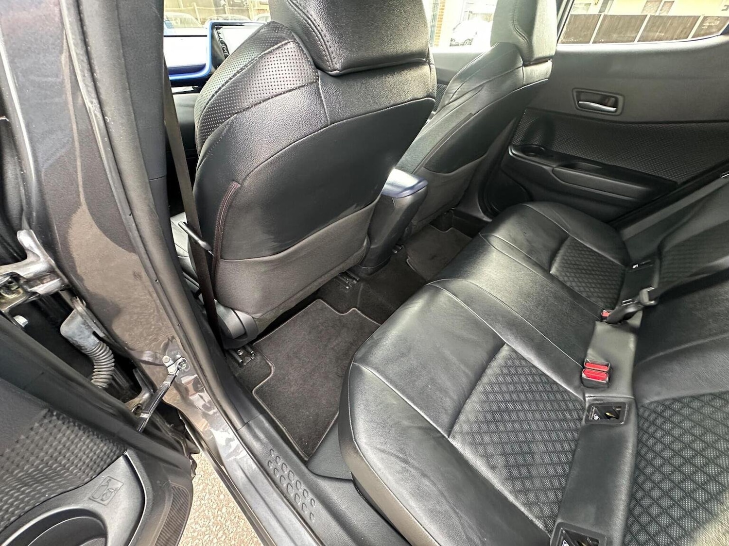 Used Toyota C-HR 2020 for sale - 76794185: Photo 51