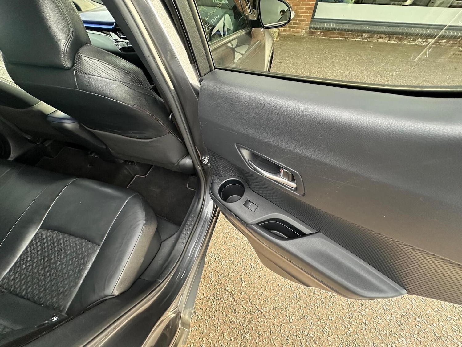 Used Toyota C-HR 2020 for sale - 76794185: Photo 54