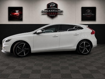 Used Volvo V40 2014 for sale - 79464689: Photo